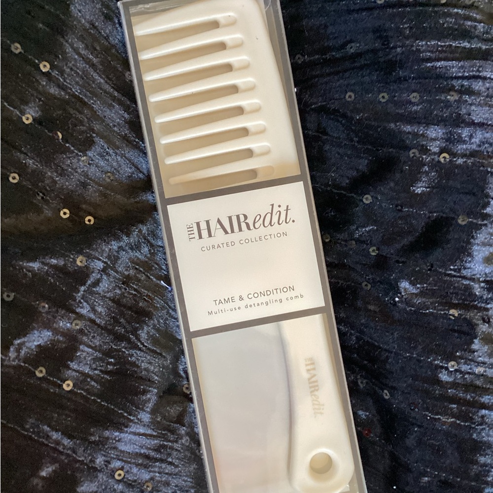 The Hair Edit White Detangling Comb